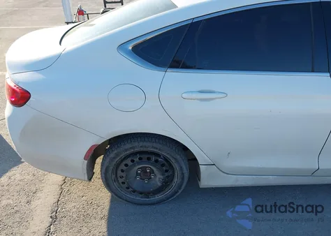 2015 Chrysler 200 Limited z USA, uszkodzony, nr VIN 1C3CCCAB9FN675318